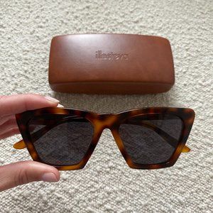 Illesteva Lisbon Sunglasses in Havana